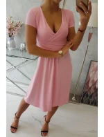 Šaty s model 18742108 krátké rukávy, pudrově růžové - K-Fashion Šaty s model 18742108 krátké rukávy, pudrově růžové - K-Fashion