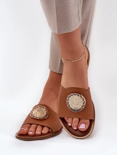 Zazoo 2938 Skórzane Klapki Na Płaskim Obcasie Z Ozdobą Camel