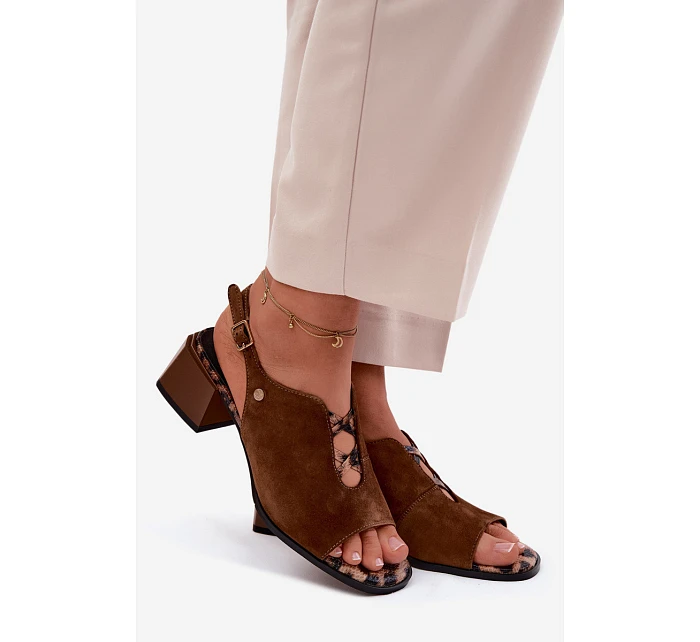 Sandály z přírodního semiše na podpatku model 22123079 Hnědé - Maciejka