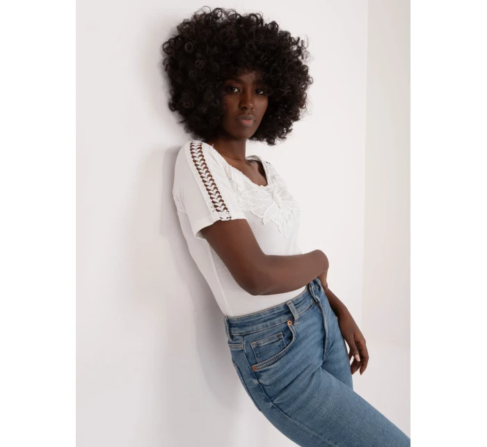 Bluzka PM BZ model 19529596 ecru - FPrice Bluzka PM BZ model 19529596 ecru - FPrice