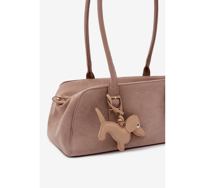 Kabelka z imitace semiše s přívěskem béžová model 22111592 - Flora&Co