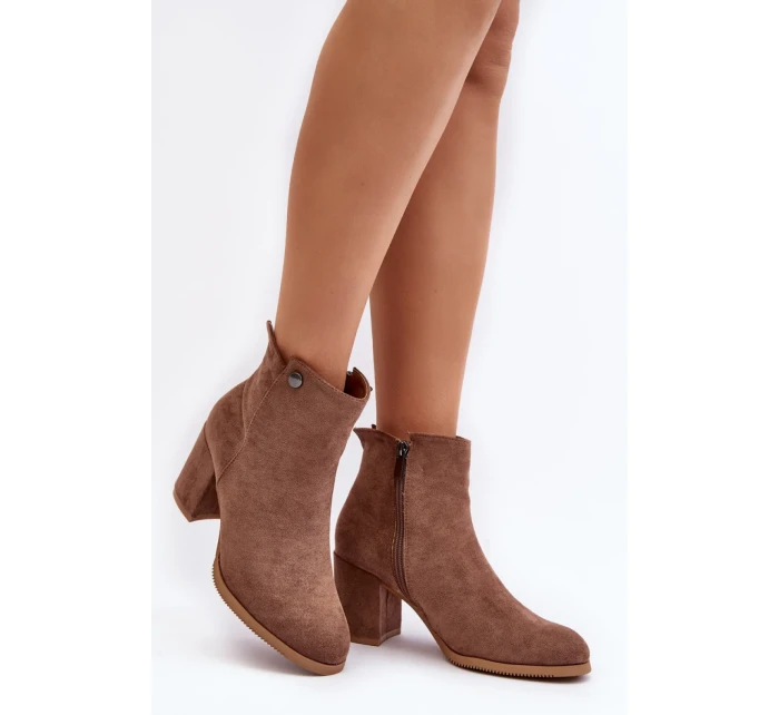 Topánky na podpätku model 190192 Krok vo veľkom štýle Topánky na podpätku model 190192 Krok vo veľkom štýle