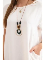 Šaty s vreckami a príveskom svetlo béžovej farby Šaty s vreckami a príveskom svetlo béžovej farby