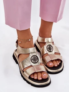 Dámske lakované sandále so zdobenými detailmi - zlaté Artiker