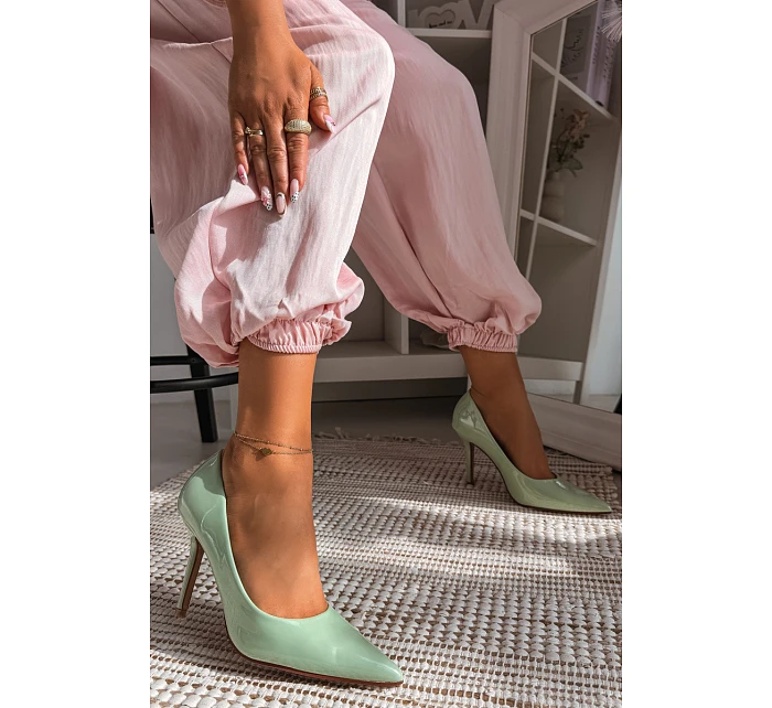 Klasické lakované lodičky z imitace kůže Zelené model 22092155 - Boto