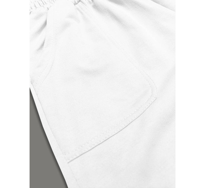 Biele dámske teplákové šortky (8K950-1)