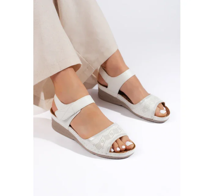 Trendy bílé dámské sandály platforma Trendy bílé dámské sandály platforma