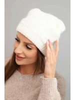 Dámská zimní čepice z vlny s ozdobným vzorem model 21782971 ecru - K-Fashion