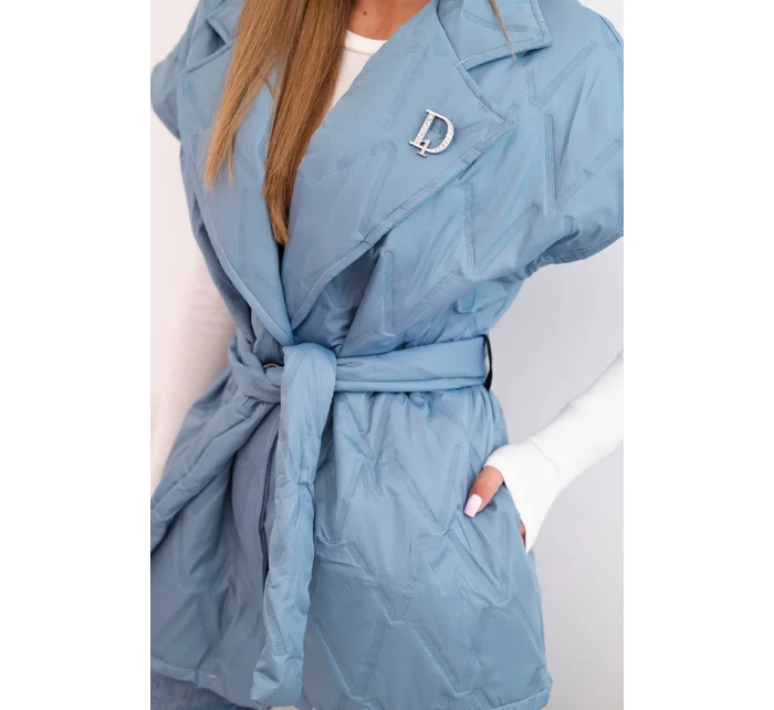 Dámská prošívaná vesta s páskem a širokým límcem džínová