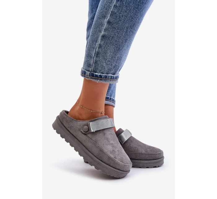 Dámské Teplé Pantofle S Kožešinou Na Platformě Šedé model 21671351 - Boto Dámské Teplé Pantofle S Kožešinou Na Platformě Šedé model 21671351 - Boto