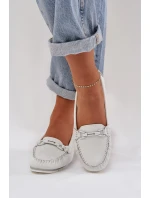 Płaskie Skórzane Mokasyny Z Ozdobą S.Barski LR51-547 Białe Płaskie Skórzane Mokasyny Z Ozdobą S.Barski LR51-547 Białe