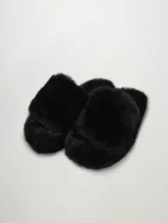 Obyčejné měkké pantofle model 18936123 - Vamp