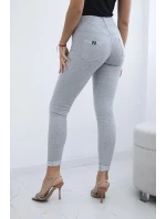 Bavlnené nohavice so zirkónmi na zadných vreckách sivé Bavlnené nohavice so zirkónmi na zadných vreckách sivé