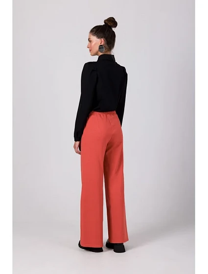 Kalhoty s předním prošíváním červená model 18914931 - BeWear Kalhoty s předním prošíváním červená model 18914931 - BeWear