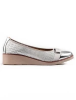 Moderní lodičky model 18184314 dámské na klínku - W. POTOCKI Moderní lodičky model 18184314 dámské na klínku - W. POTOCKI