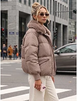 Dámska zimná prešívaná bunda s kožušinou v farbe taupe, FashionStreet TY5820 Dámska zimná prešívaná bunda s kožušinou v farbe taupe, FashionStreet TY5820