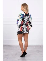 Netopierie šaty s viazaním v páse bielej