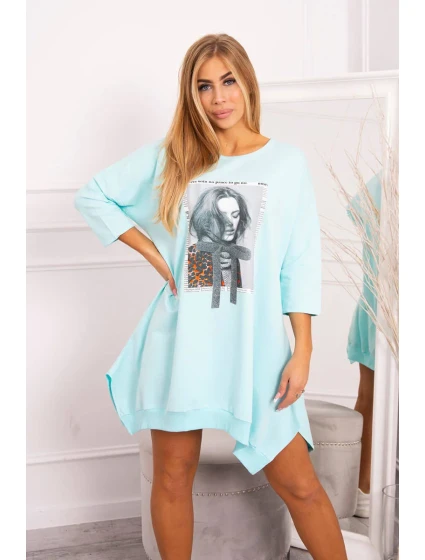 Šaty s potiskem a model 18744339 spodní částí mint - K-Fashion Šaty s potiskem a model 18744339 spodní částí mint - K-Fashion