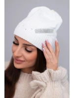 Dámska zimná pletená čiapka s ozdobným pásom zo zirkónov K402 biela
