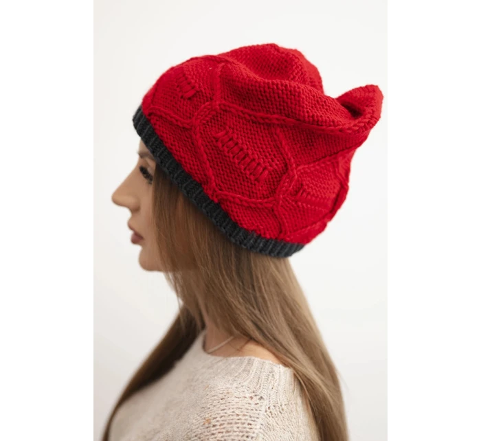 Dámská zimní čepice z vlny s vzorem červená model 21782979 - K-Fashion Dámská zimní čepice z vlny s vzorem červená model 21782979 - K-Fashion