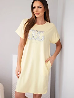 Dámske viskózové šaty s krátkymi rukávmi a ozdobnou potlačou žltej farby