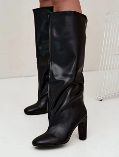 Černé kožené kozačky na podpatku model 22349311 - Boto