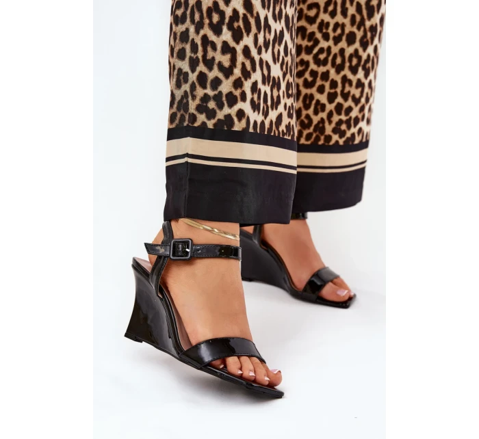 Model topánok na klinoch 210798 Krok v štýle Model topánok na klinoch 210798 Krok v štýle