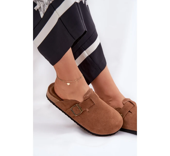 Semišové Klapky Dámské S Přezkou Big Star Hnědé model 21692025 - Big Star Shoes Semišové Klapky Dámské S Přezkou Big Star Hnědé model 21692025 - Big Star Shoes