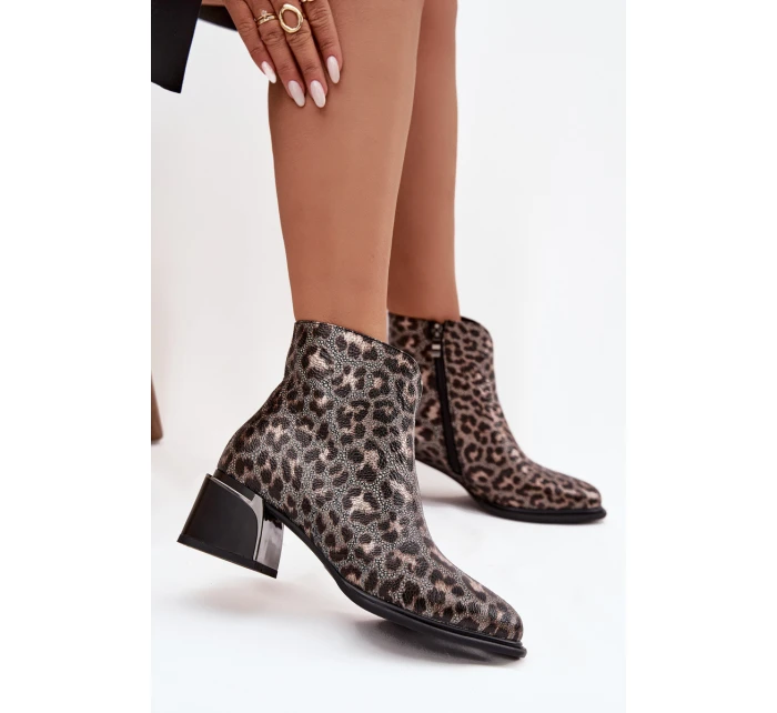 Skórzane Botki Damskie Na Klocku Ocieplane Panterka D&A CR52-622 Czarno-Złote