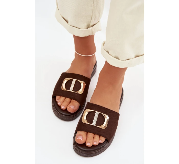 Dámské pantofle se zlatým detailem čokoládové model 22027941 - Boto Dámské pantofle se zlatým detailem čokoládové model 22027941 - Boto