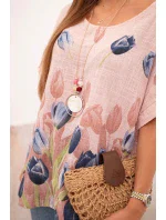 Dámske bavlnené tričko s kvetinovým vzorom púdrovo ružovej farby