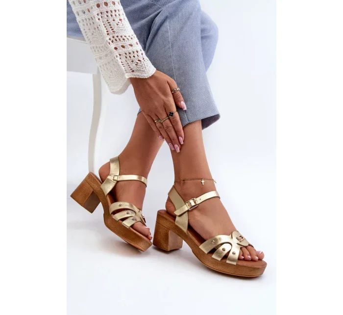 Dámske sandále na vysokom podpätku z ekokože, zlaté Assames Dámske sandále na vysokom podpätku z ekokože, zlaté Assames