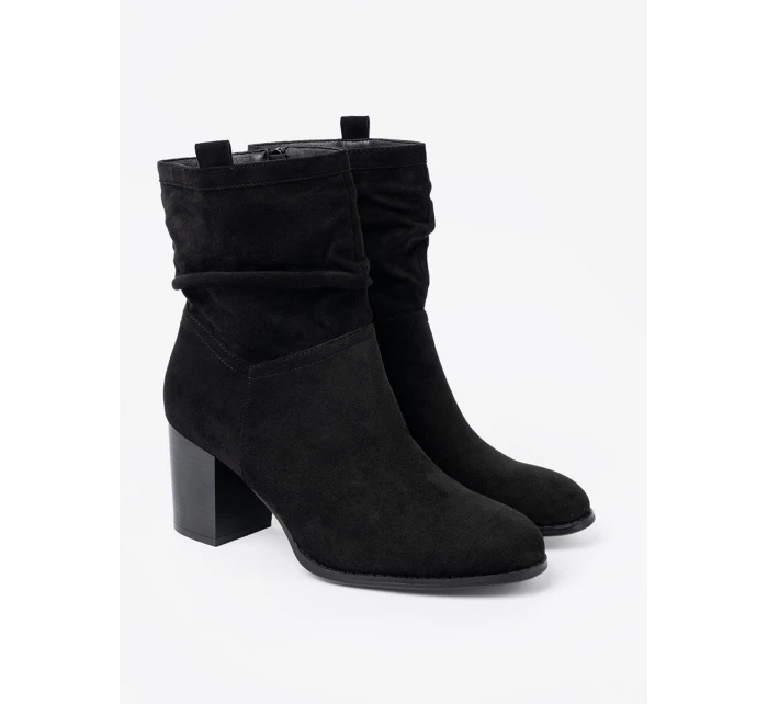Trendy černé  kotníčkové boty dámské na širokém podpatku