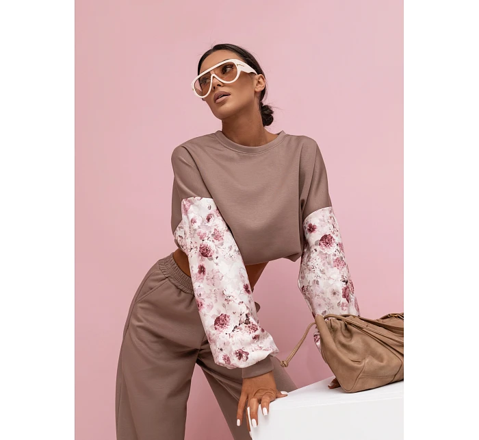 Ležérna súprava Cappuccino s rukávmi Buff a širokými nohavicami (557) Ležérna súprava Cappuccino s rukávmi Buff a širokými nohavicami (557)