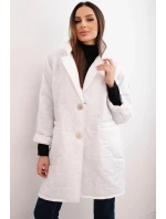 Dámská plus size prošívaná bunda s ozdobnými knoflíky a límcem bílá