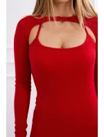 Červené pruhované šaty s priliehavým strihom