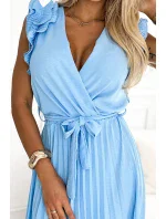 543-2 Plisované midi šaty s výstrihom a jemnými volánikmi - MODRÉ