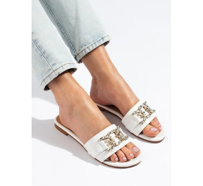 Módne biele nazúvaky dámske bez podpätku Módne biele nazúvaky dámske bez podpätku