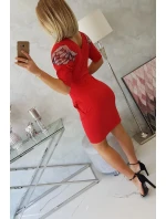 Šaty s model 18746562 na ramenou červené - K-Fashion Šaty s model 18746562 na ramenou červené - K-Fashion