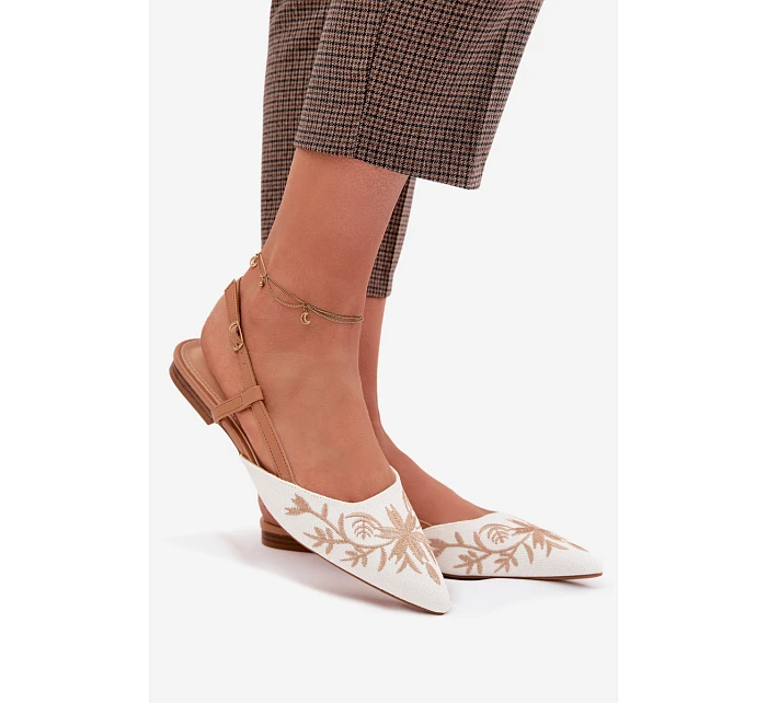 Dámské sandály s výšivkou na ploché Camel model 22039780 - Boto