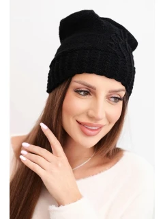Dámska zimná vlnená čiapka s ozdobným razením K474 čierna