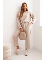 Dámska súprava z viskózy s ozdobným motívom a nohavicami béžová Dámska súprava z viskózy s ozdobným motívom a nohavicami béžová