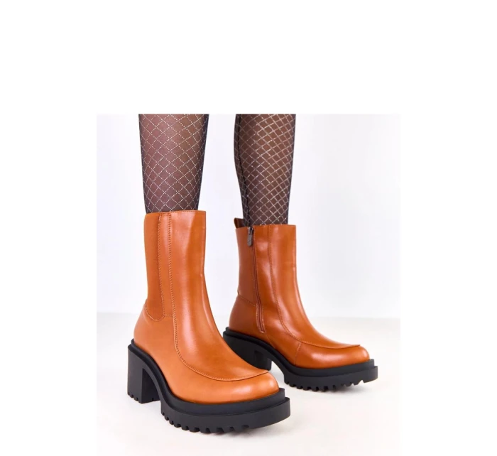 Topánky na podpätku model 219416 Solea