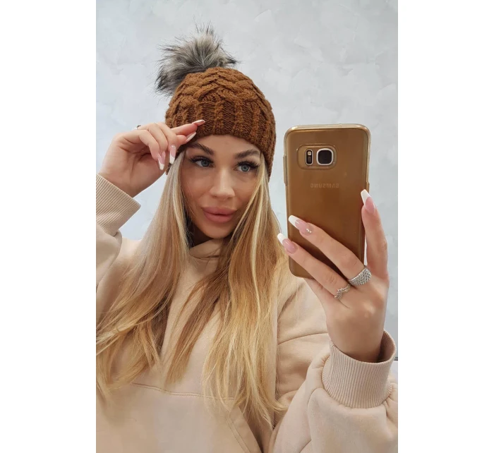 Fleecová čepice Daria model 18750089 světle hnědá - K-Fashion Fleecová čepice Daria model 18750089 světle hnědá - K-Fashion