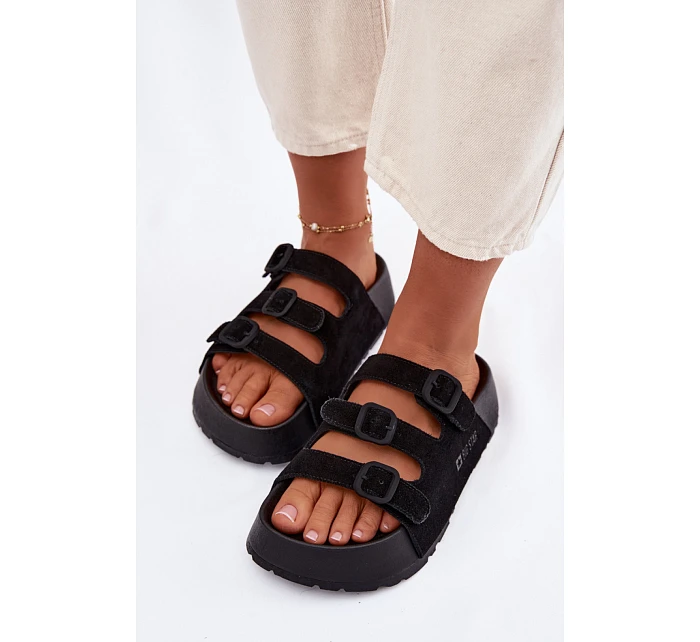 Žabky na platforme model 226347 Krok vo veľkom štýle Žabky na platforme model 226347 Krok vo veľkom štýle