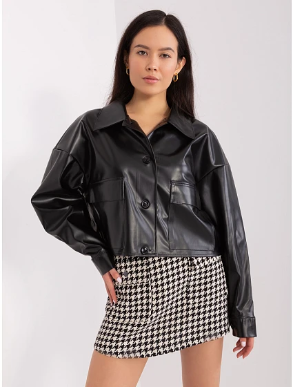 Krátká černá dámská bunda z imitace kůže model 20970138 - Factory Price Krátká černá dámská bunda z imitace kůže model 20970138 - Factory Price