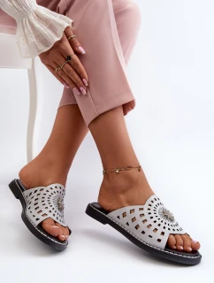 Lesklé dámské žabky na ploché podrážce s ozdobou stříbrné model 21658410 - Boto