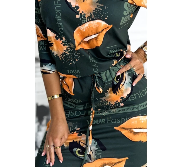 13-165 Športové šaty s vreckami - zelené + oranžové pery