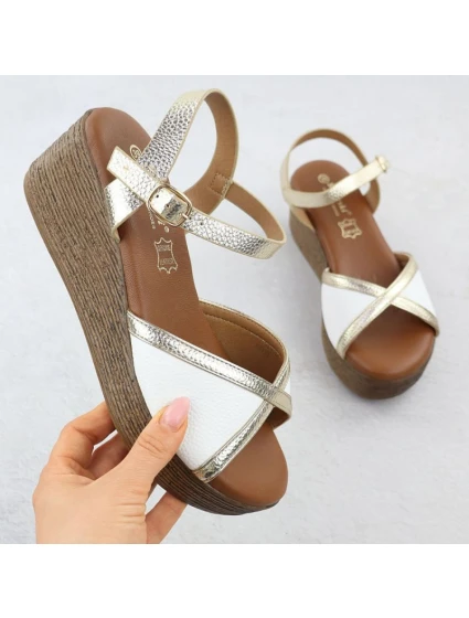 Dámské sandály na platformě bílé a zlaté model 21904971 - S.Barski