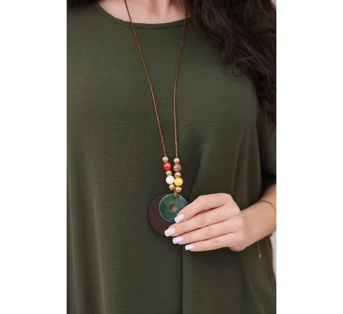 Blúzka nadrozmernej veľkosti s khaki príveskom